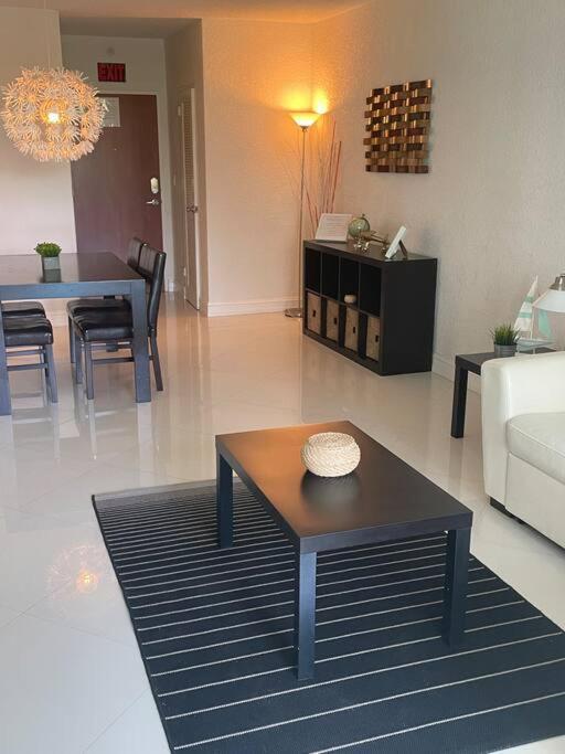 Sian 3G Appartement Hollywood Buitenkant foto